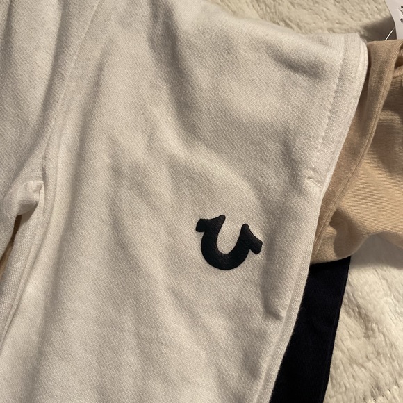 matching kids set (true religion) 2 t-shirts and sweats - Picture 3 of 4